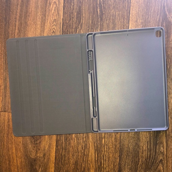 NWT Folio Case with stylist holder. For 10.2 in iPad & 10.5 in iPad Air - Picture 3 of 12